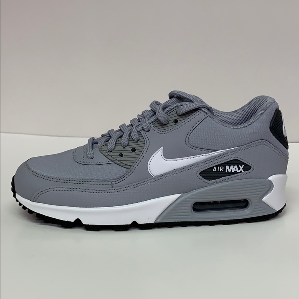 NIKE Air Max 90 Womens Running Shoes (6.5 B(M) US)
